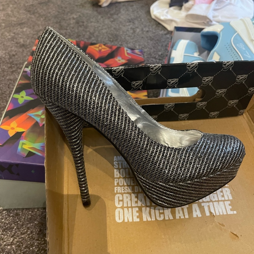 Sheik brand shoe